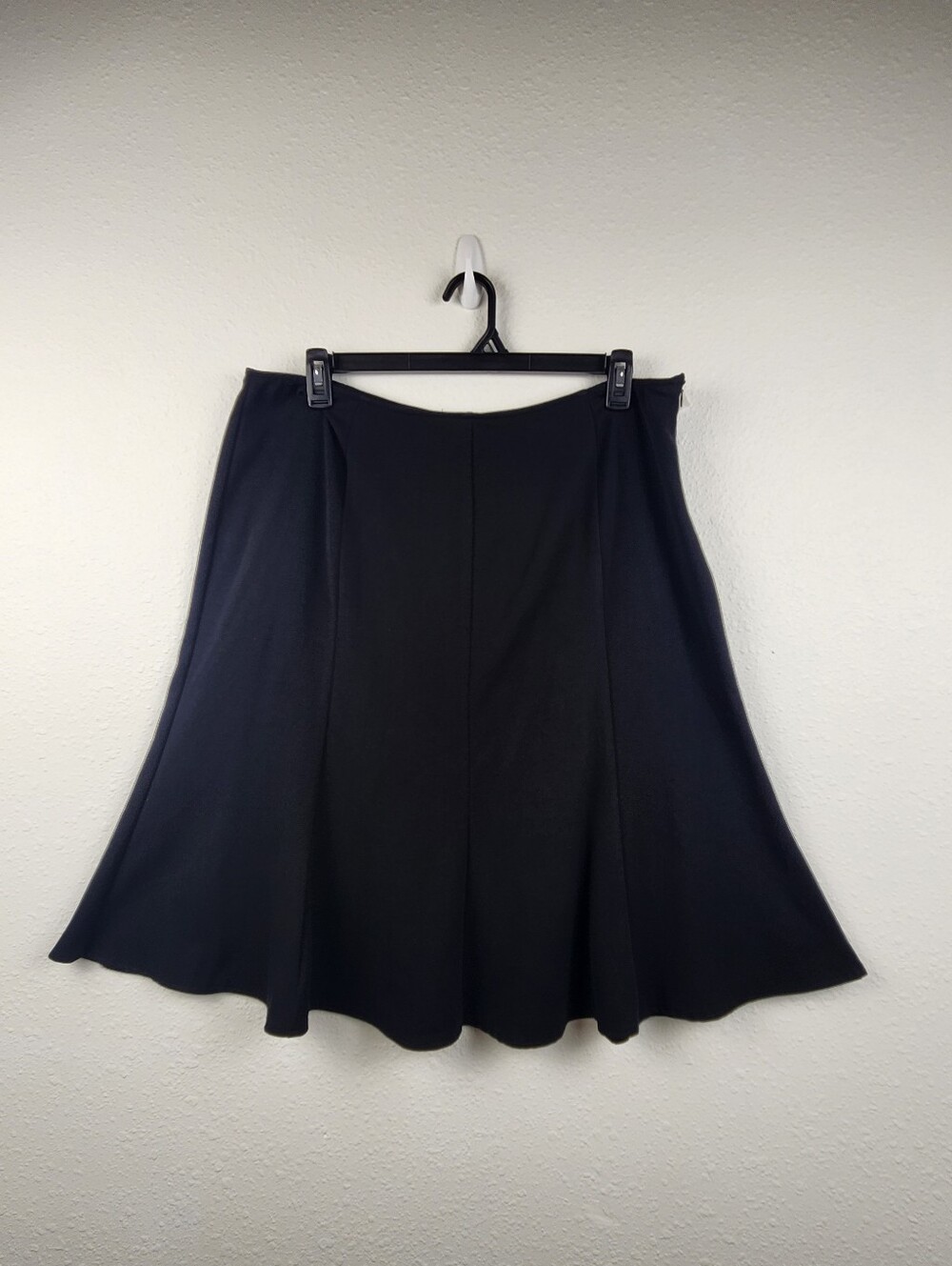 Women’s Black A-Line Midi Skirt Size 16 Stretch Flowy Career Classic Minimalist